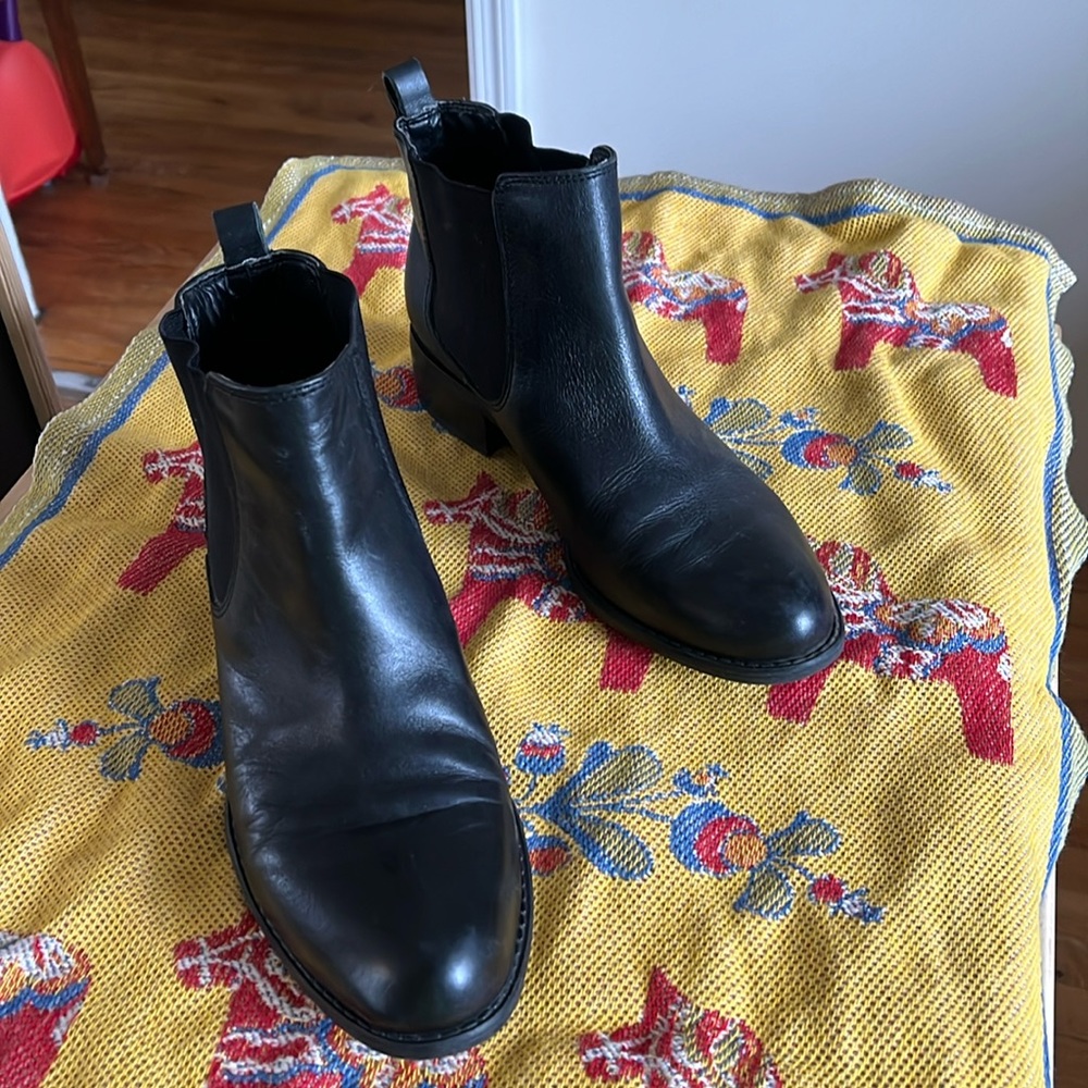 Franco Sarto Black Leather Chelsea ankle boots